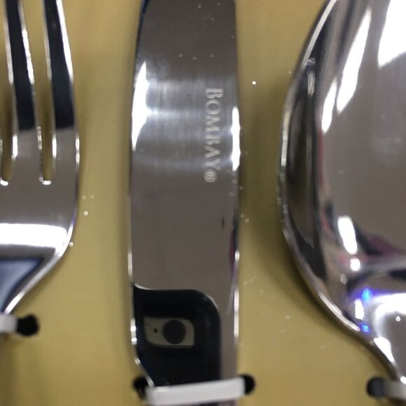 Bombay Company Retro Style Positano Model Stainless Steel 20 piece Flatware Set - Picture 3 of 3